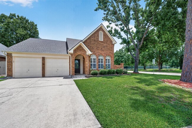 Building Photo - 1502 Beechurst Ct