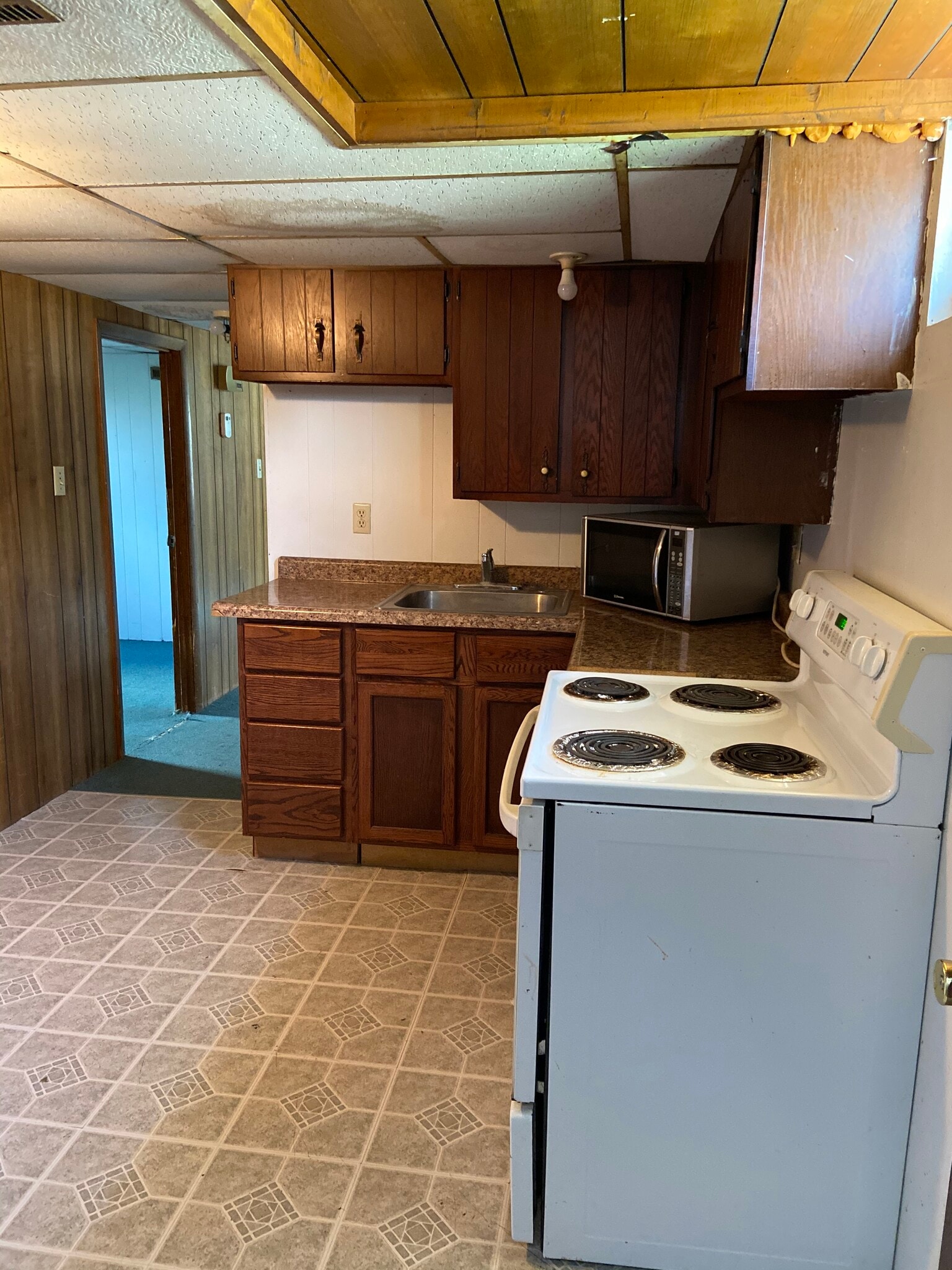 Building Photo - 512 E 5th St