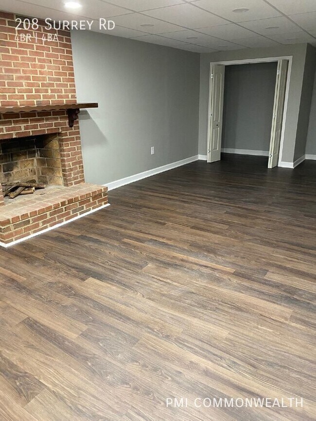 Building Photo - 208 Surrey Rd