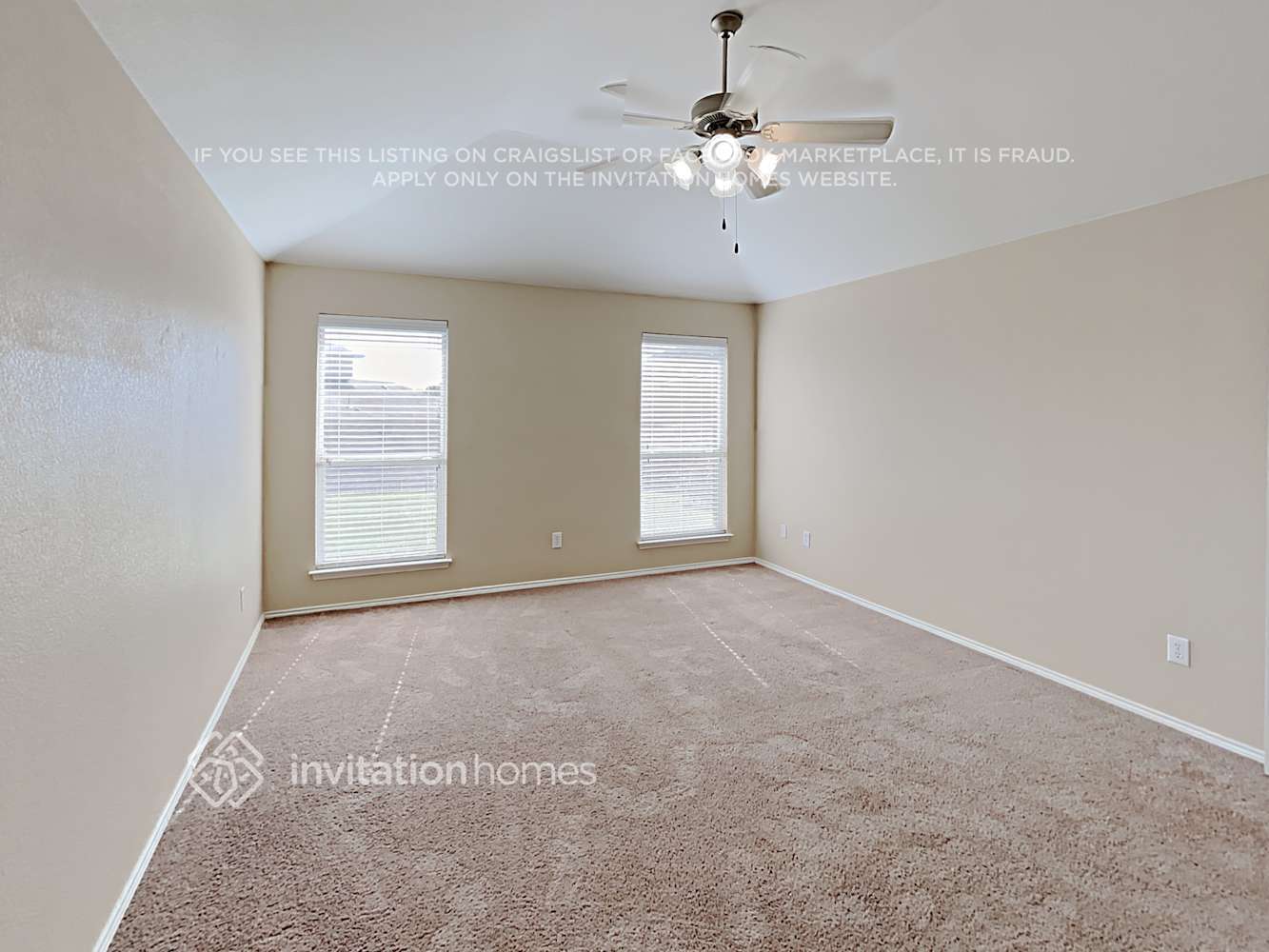 Building Photo - 905 Hidden Oaks Dr