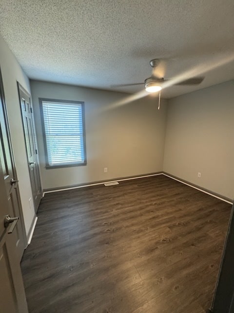 Building Photo - 2133 W Gordon Ave