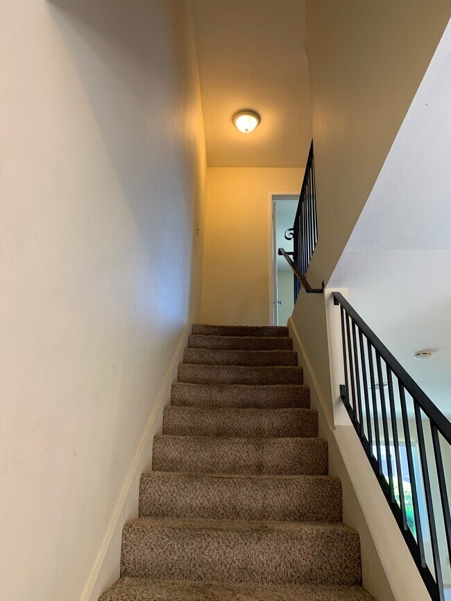 Building Photo - Cozy 2 Bed 1 Bath Home For Rent