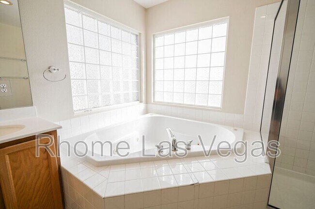 Building Photo - 4599 Deer Forest Ave