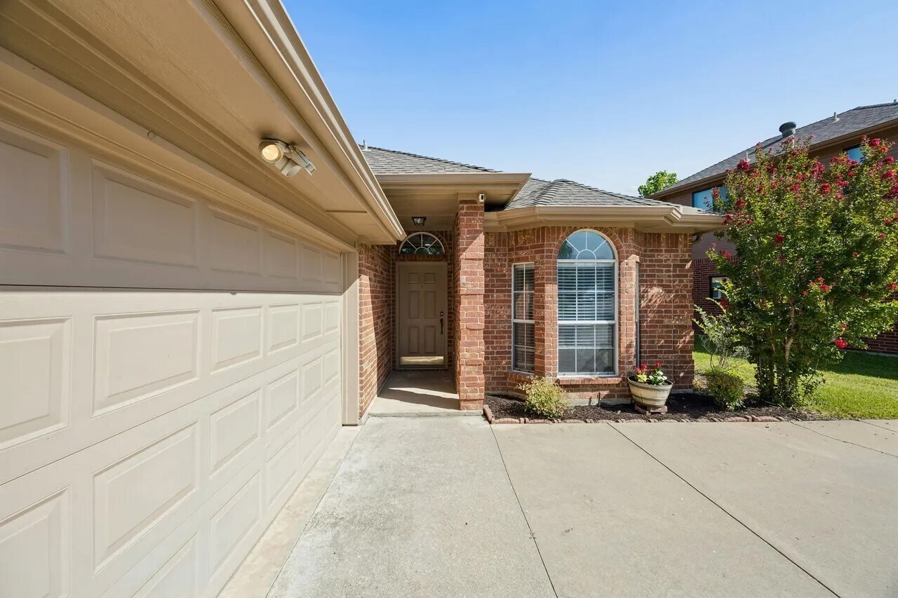 Building Photo - 1833 Melton Dr