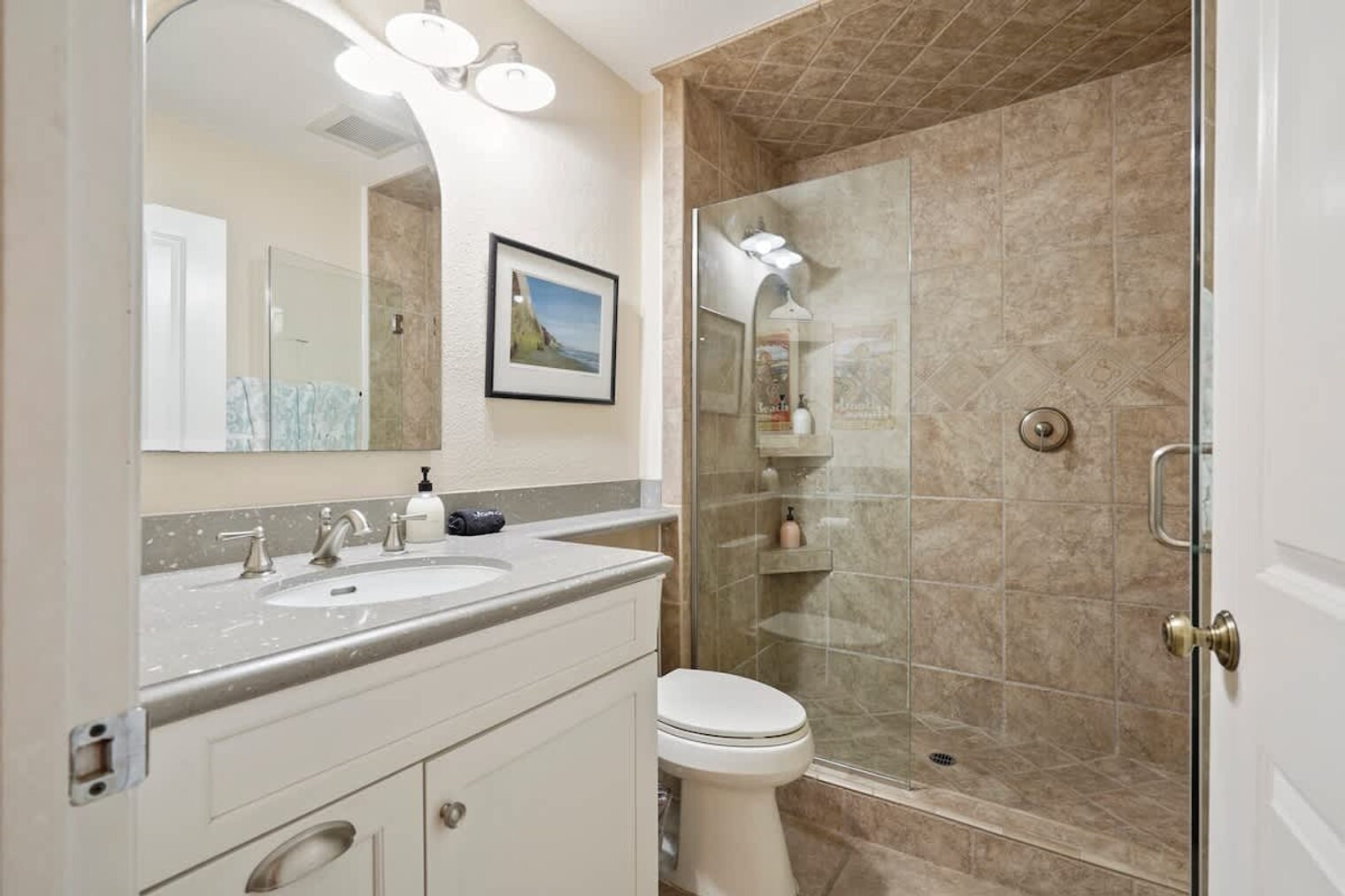 Building Photo - 239 S Helix Ave