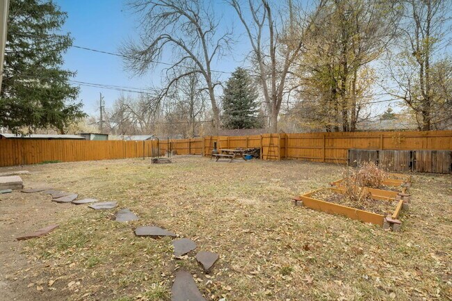 Building Photo - 930 Bowser Dr