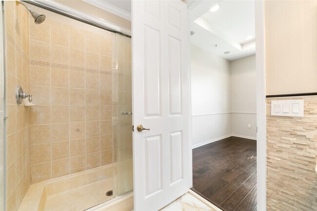 Building Photo - 1323 Vía De Pepi