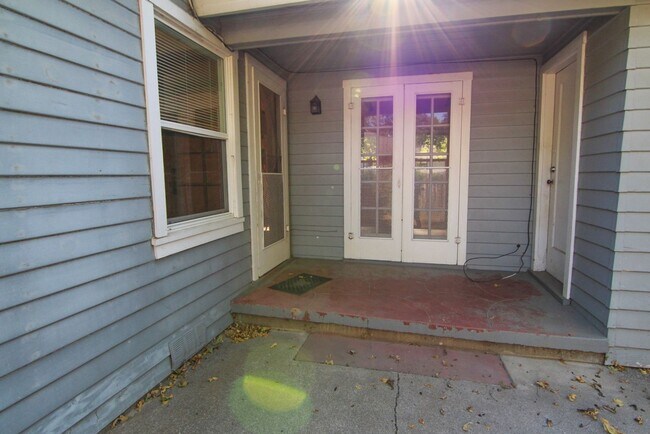 Building Photo - West4th344