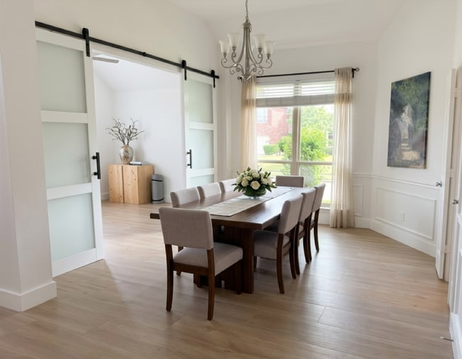 Building Photo - Beautiful single-story home for lease