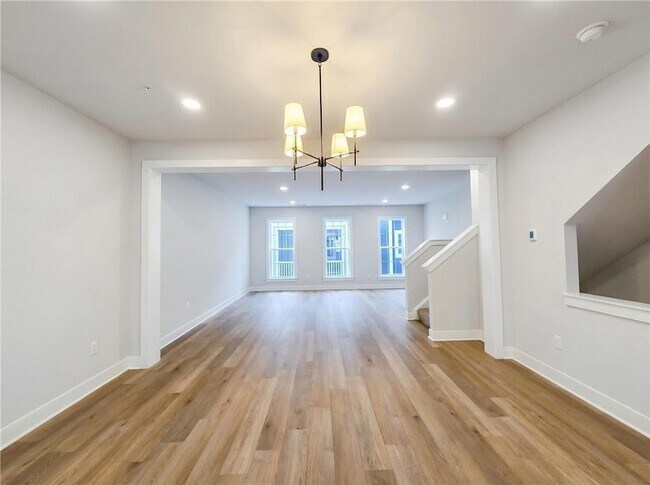 Building Photo - 305 Frederick Wy