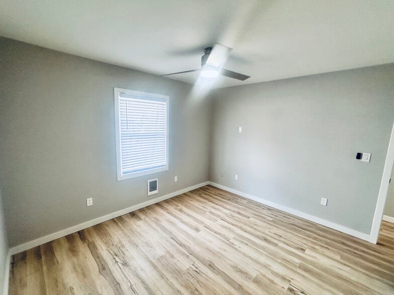 Building Photo - 326 E Livingston St