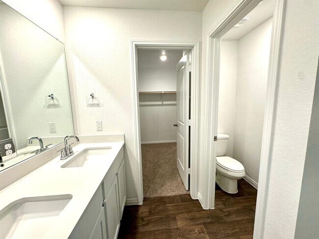 Building Photo - 346 Gladiola Lp