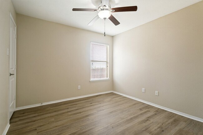 Building Photo - 2813 Houston Wood Dr