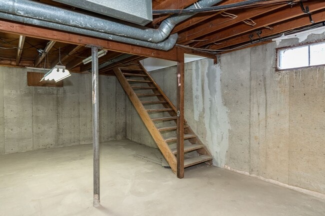 Building Photo - Adorable 2-bedroom 2-bathroom home