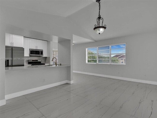 Building Photo - 15325 SW 106th Terrace