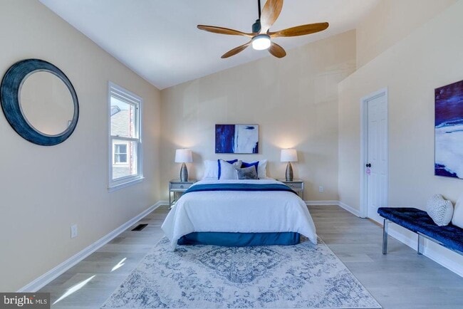 Building Photo - 8213 Roxbury Dr