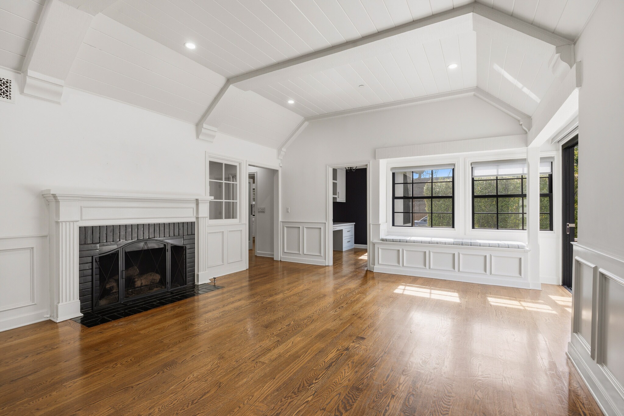 Building Photo - 4316 N Clybourn Ave