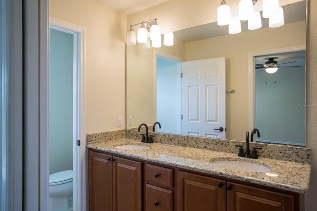 Building Photo - 12105 Breda Ln