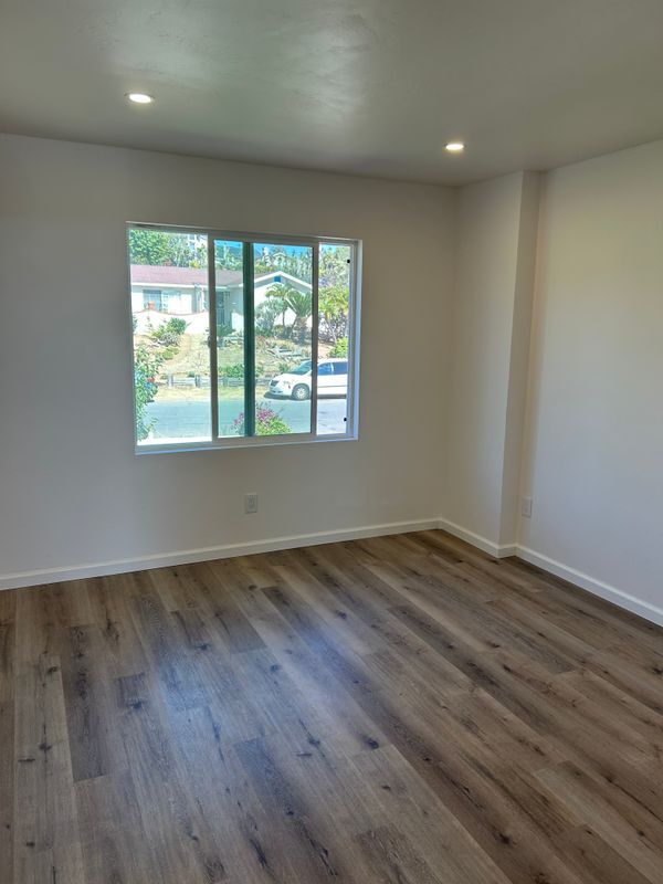 Building Photo - 4065 Sunnyhill Dr