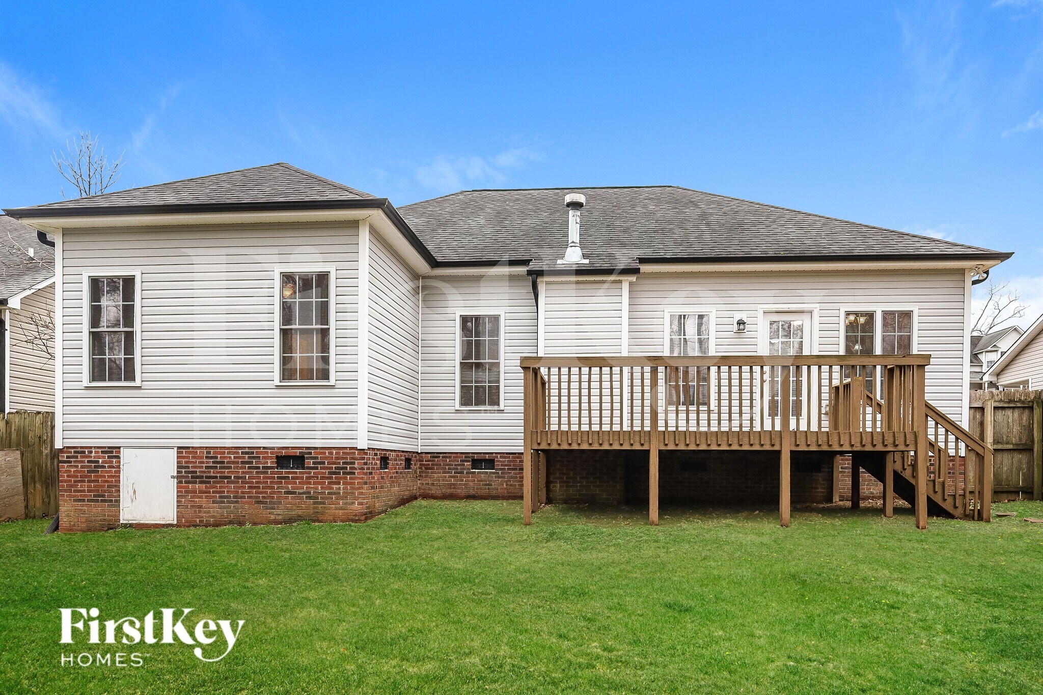 Building Photo - 2215 Charles Towne Ct