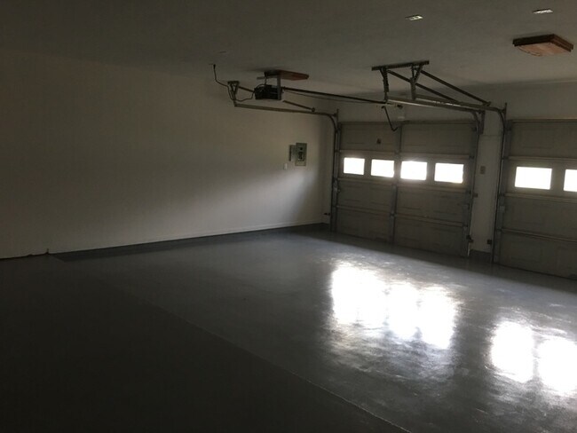 Building Photo - Coming Soon!