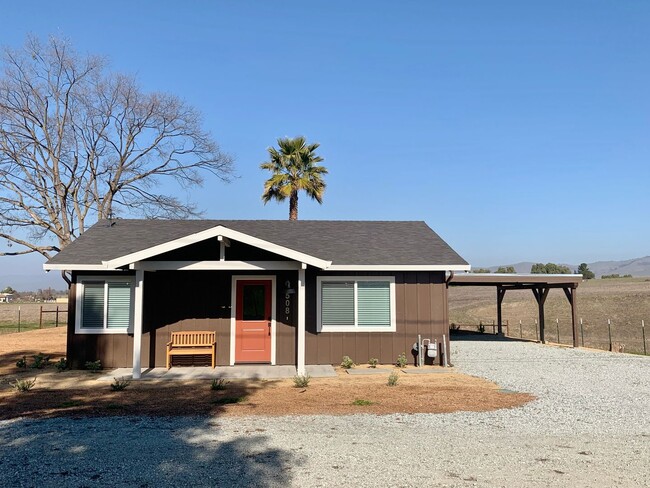 Building Photo - 2 Bedroom in the Country, Hollister