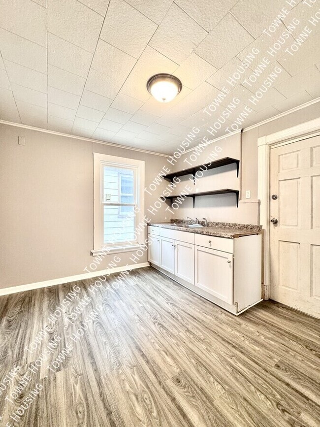 Building Photo - 339 Hampshire St