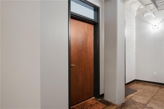 Building Photo - 805 Peachtree St NE