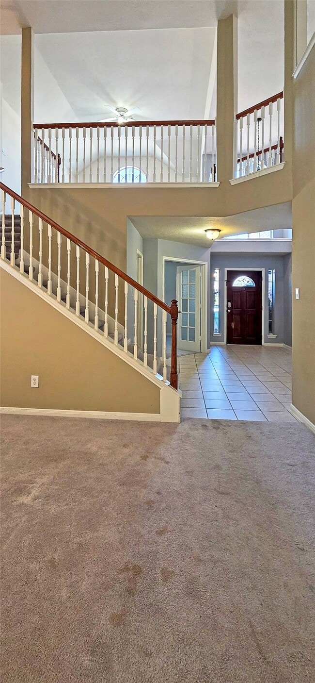 Building Photo - 2202 Drake Falls Dr