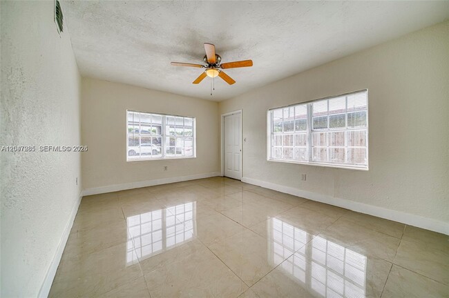 Building Photo - 1747 NW 40th St