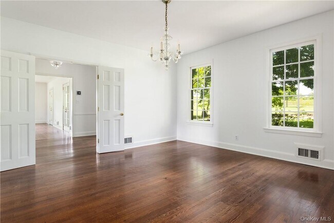 Building Photo - 11 Sunset Ln