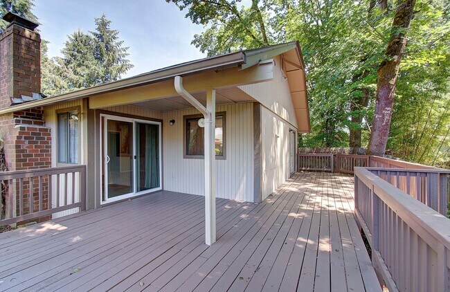 Building Photo - Spacious 3-Bedroom Home with Private Backyard Oasis
