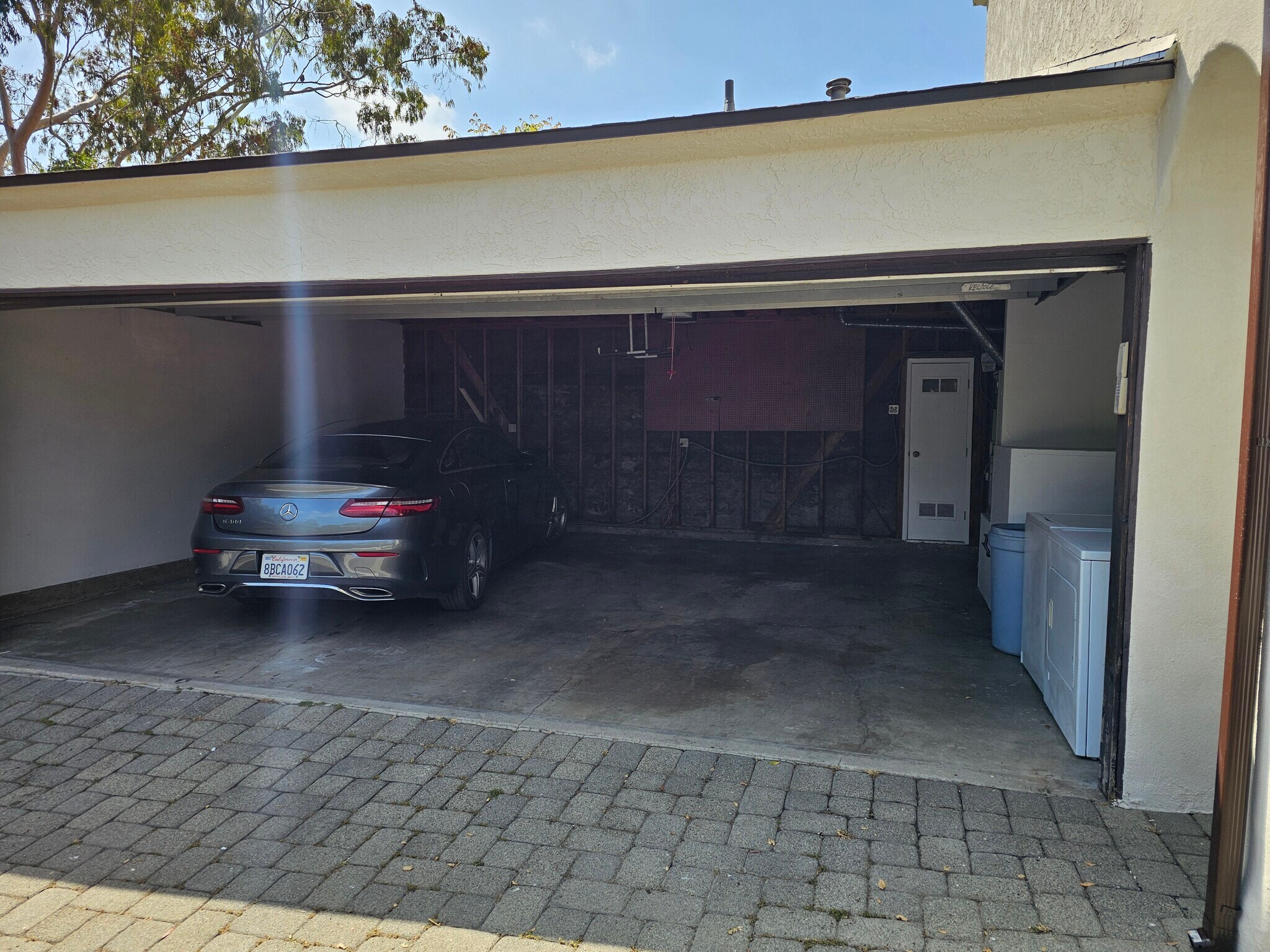2.5 Car Garage - 1615 Olive St