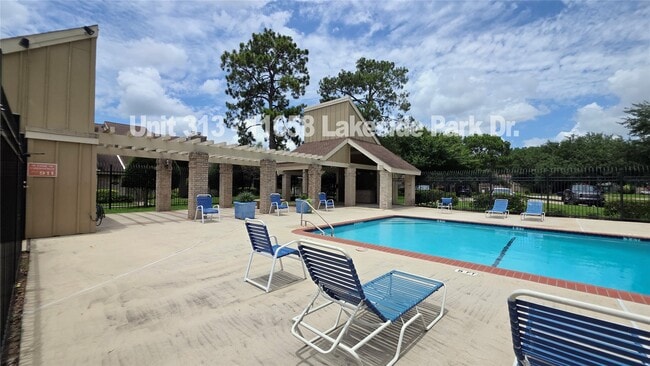 Building Photo - 11658 Lakeside Park Dr