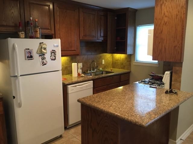 Kitchen with Granite - 4719 Clay St