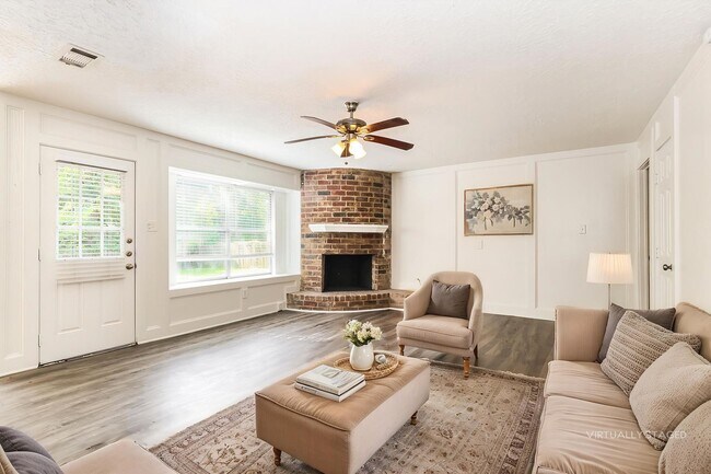 Building Photo - 24106 Creekview Dr