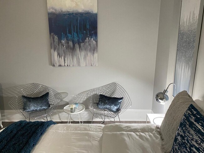 Building Photo - 9 Henry St