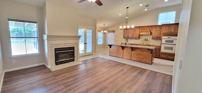 Building Photo - 784 Arabian Cir