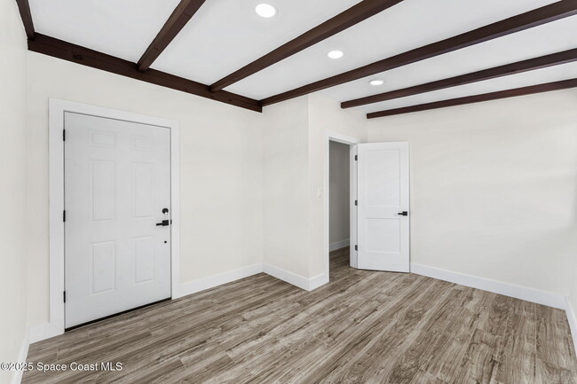 Building Photo - 2295 Allan Adale Rd