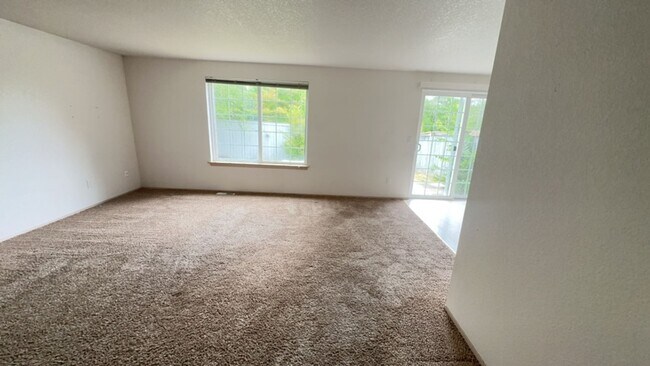 Building Photo - 15325-15327 Berry Valley Rd SE