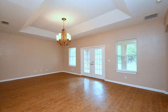 Living Room - 2881 Fontainebleau Ave SE