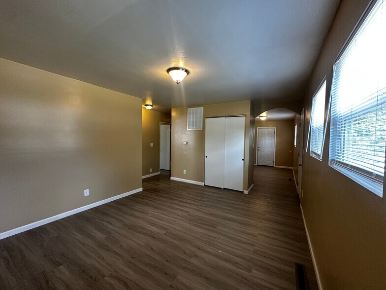 Building Photo - 2993 Southfield Dr