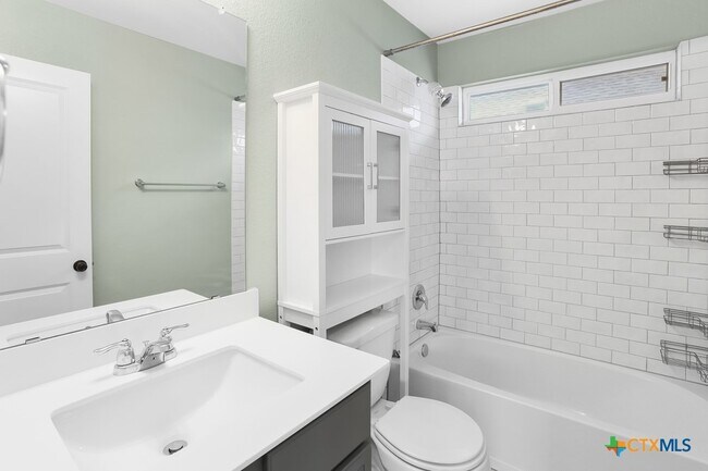 Building Photo - 105 Switchgrass St