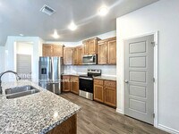 Building Photo - 2216 Hornbeam St