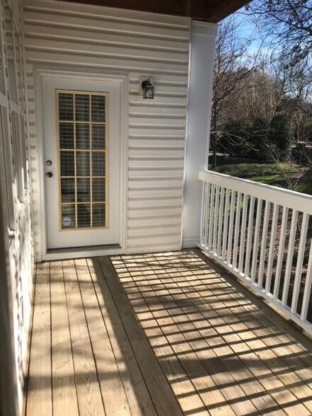 Building Photo - 5601 Fairview Rd