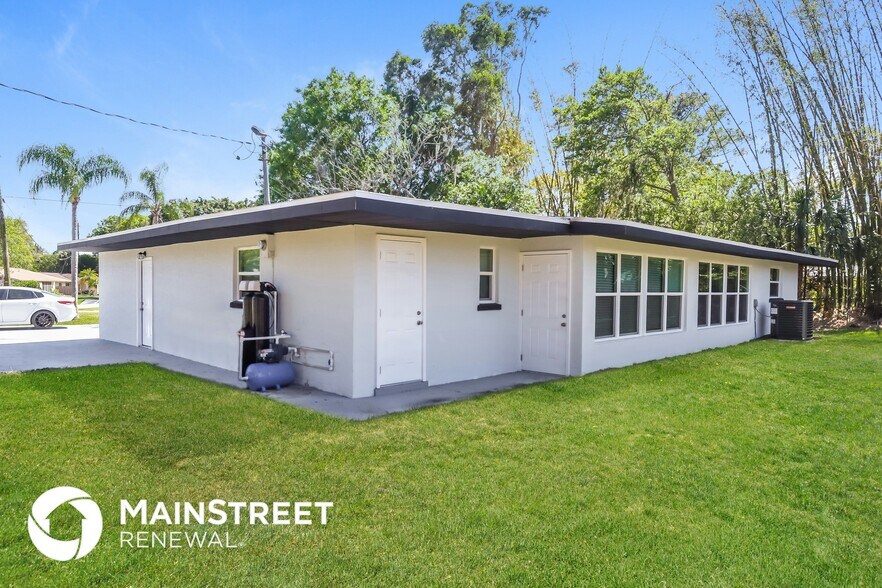 Building Photo - 311 E Baffin Dr