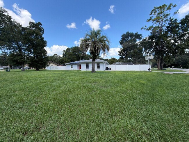 Building Photo - 10024 SW 73rd Terrace