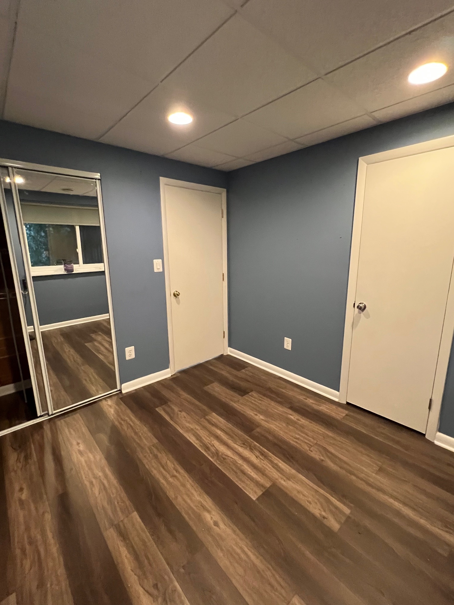 Building Photo - 220 Sugarland Run Dr
