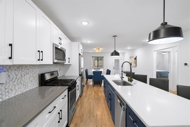 Building Photo - 1846 Rogers Ave SW