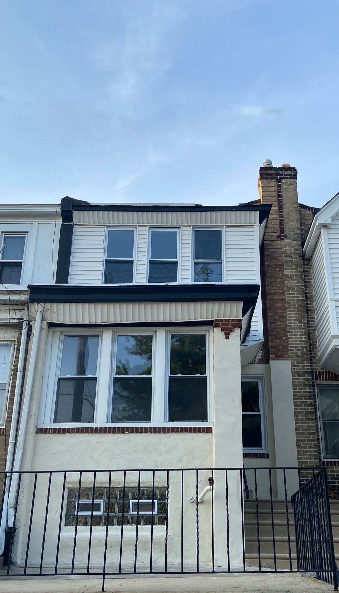 Building Photo - 5223 Euclid St